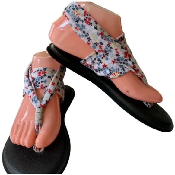 Sanuk Yoga Flip Flop Thong Sandal Floral Print Fabric Black Women's size 7 - Picture 1 of 11